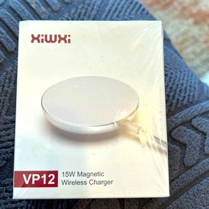 VP12 15W Magnetic Wireless Charger new in box